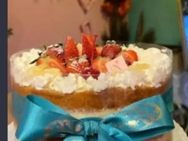 Naked Cake Branca de Neve - Ninho e Morango